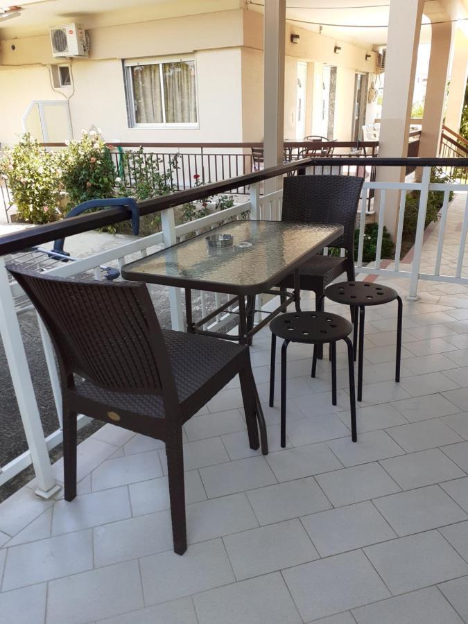 Chrysafis Apartments Nea Vrasna Luaran gambar