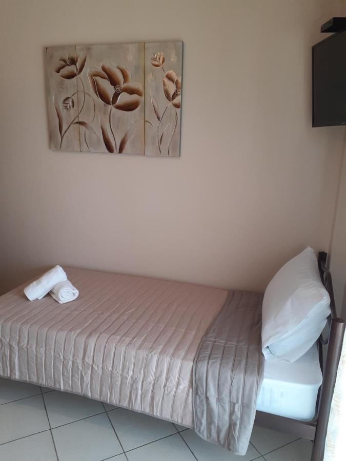 Chrysafis Apartments Nea Vrasna Luaran gambar
