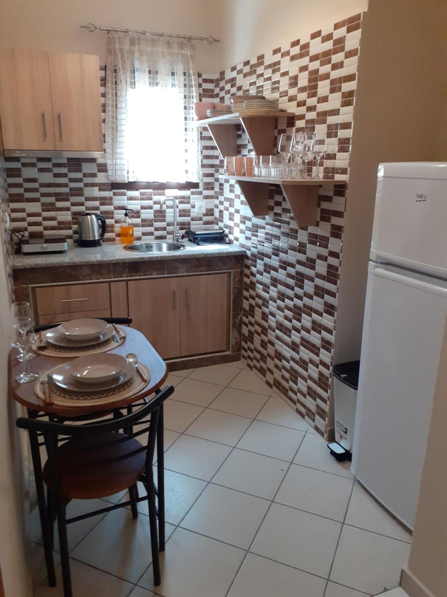 Chrysafis Apartments Nea Vrasna Bilik gambar