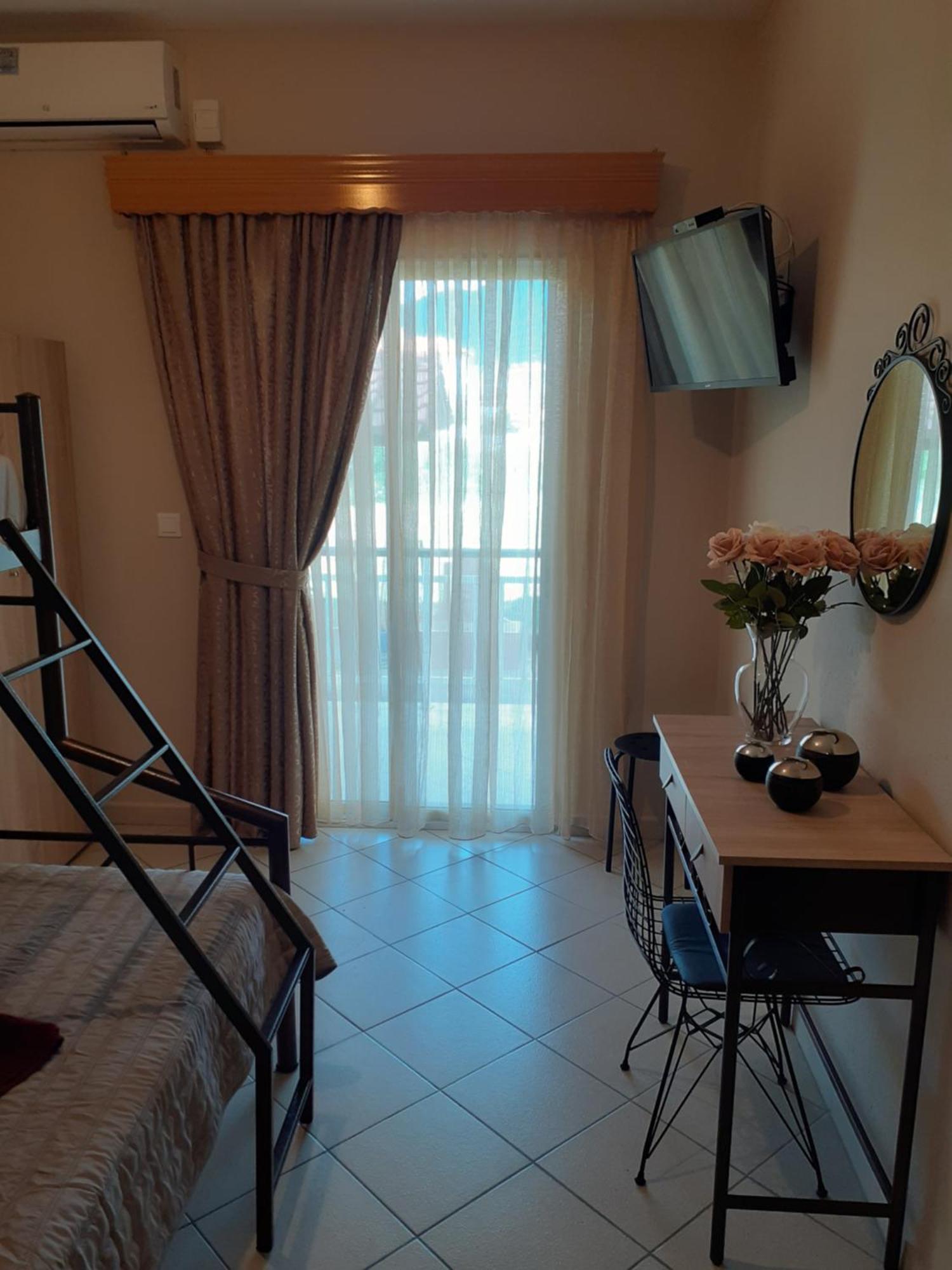 Chrysafis Apartments Nea Vrasna Luaran gambar