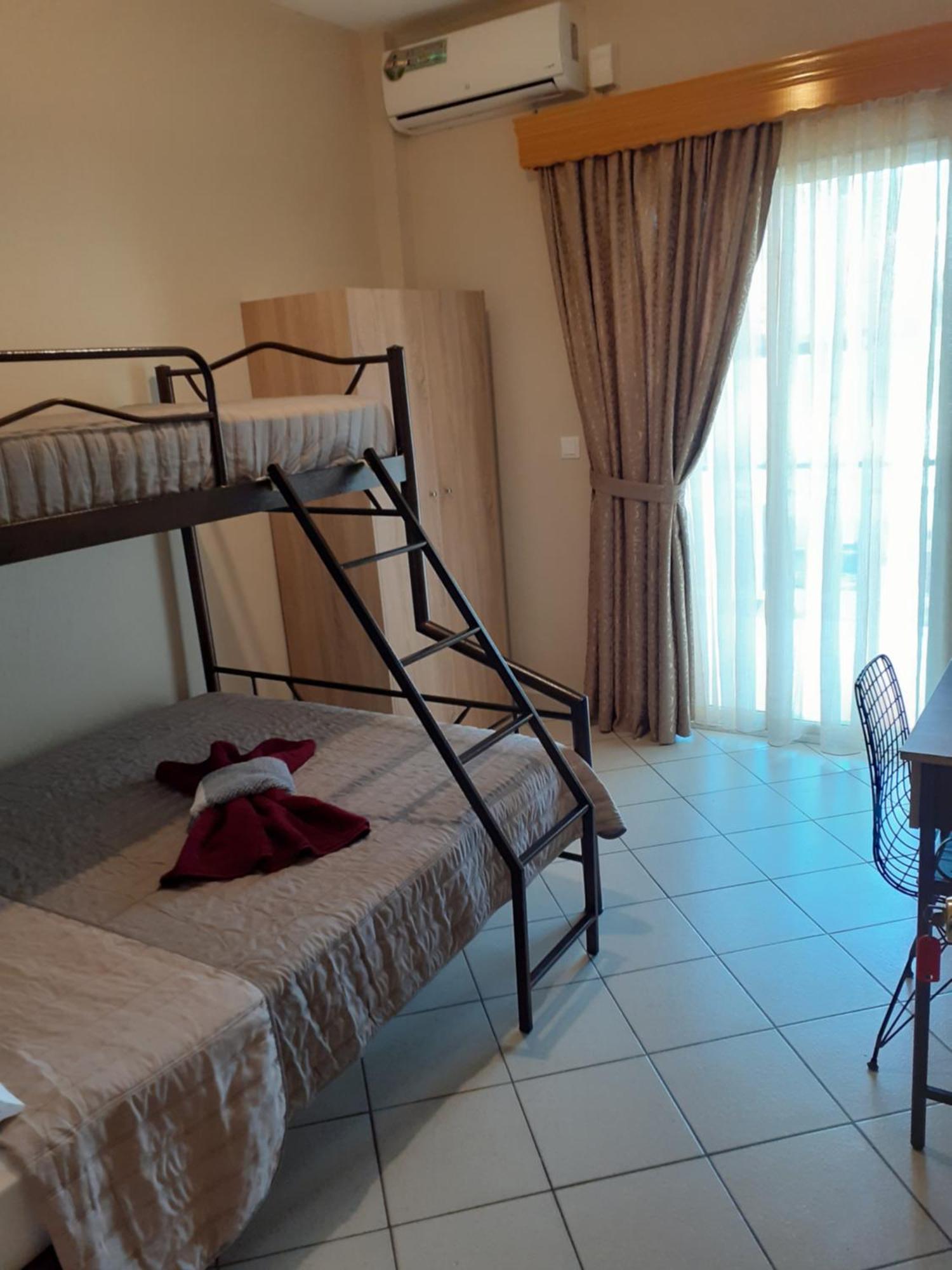 Chrysafis Apartments Nea Vrasna Luaran gambar